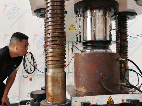 千斤頂檢定校準(zhǔn)圖片 千斤頂檢定校準(zhǔn)圖片